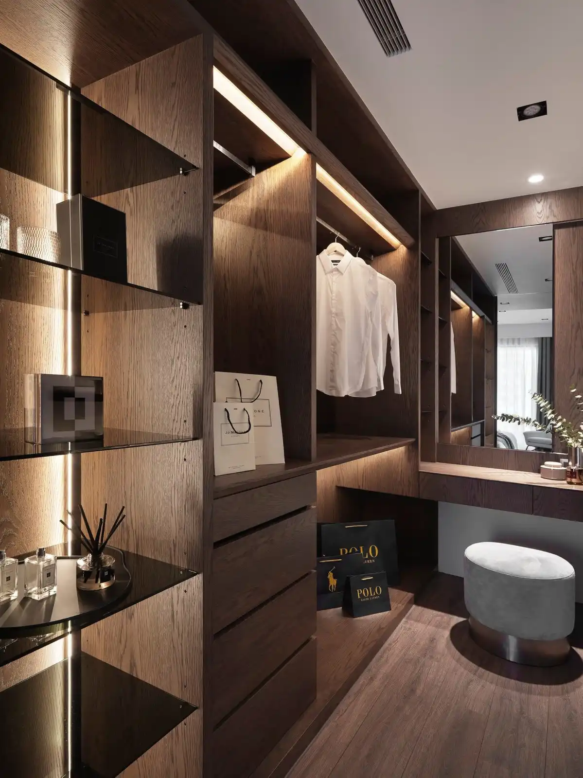 modern-walk-closet-design-5-scaled